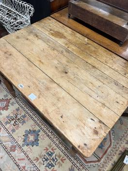 A small Victorian rectangular pine kitchen table, single frieze drawer, width 103cm, depth 71cm, height 71cm